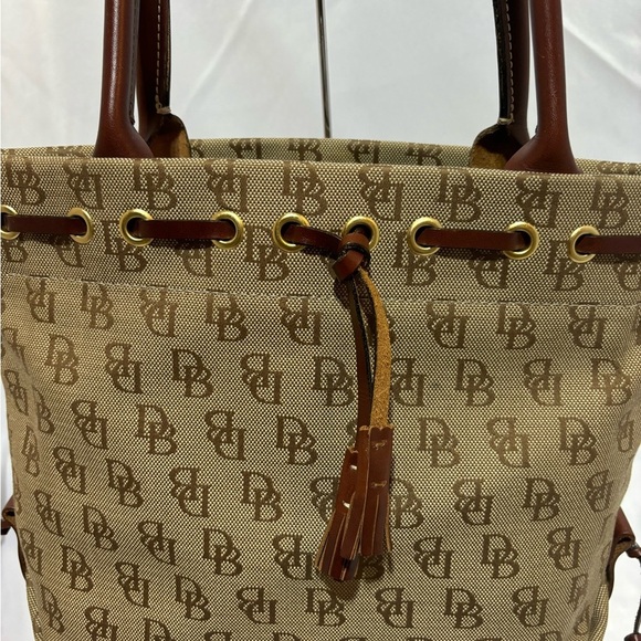 Dooney & Bourke Signature Logo Y2K Shoulder Bag - Picture 2 of 16